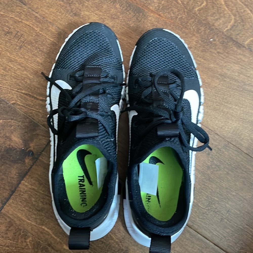 Nike Women's Free Metcon 3 Shoe, Black/White, 8 - Picture 5 of 6